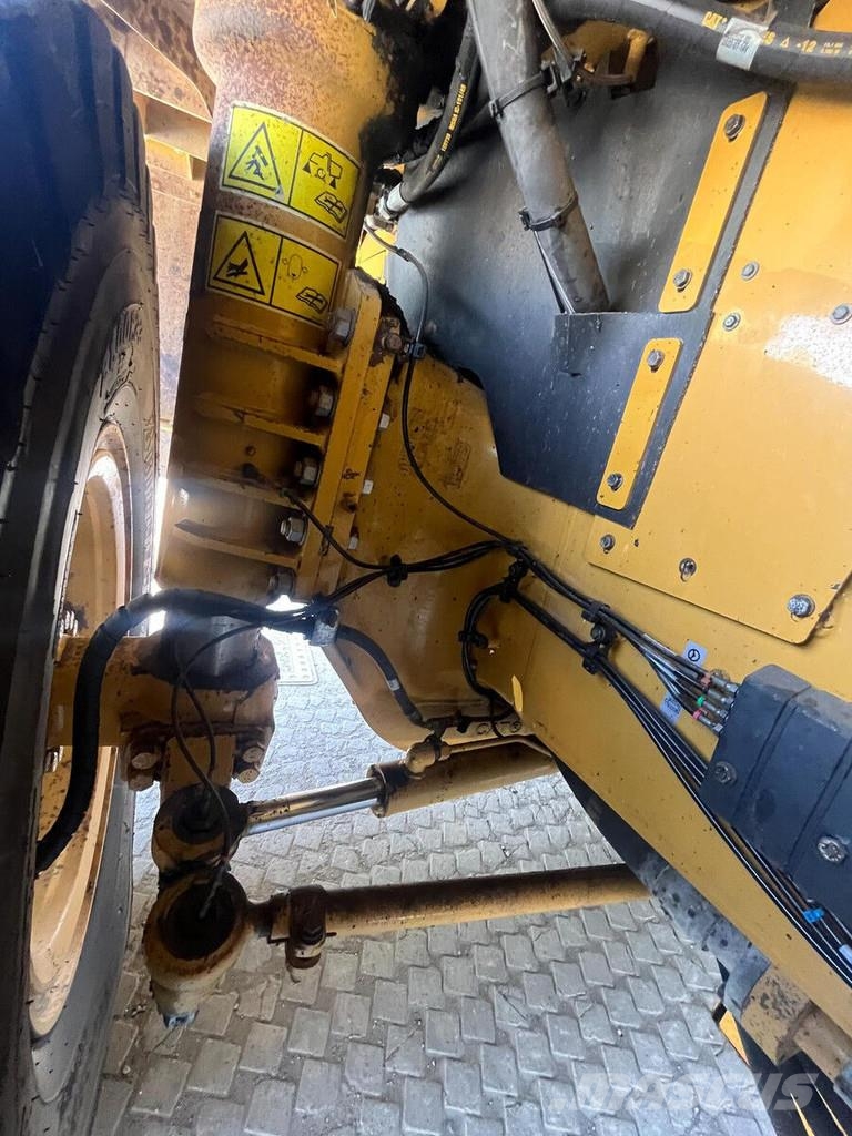 CAT 772G عربات نقل قلابة للمواقع