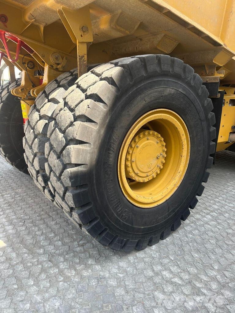 CAT 772G عربات نقل قلابة للمواقع