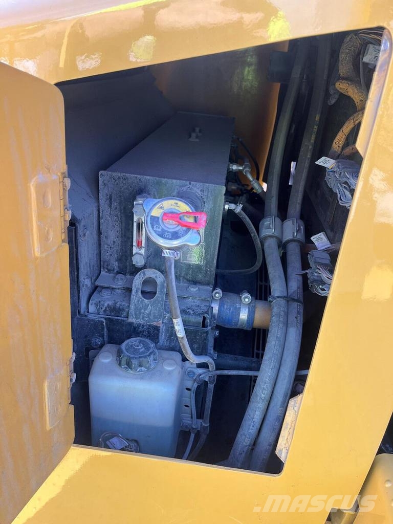 CAT 772G Vehículos compactos de volteo