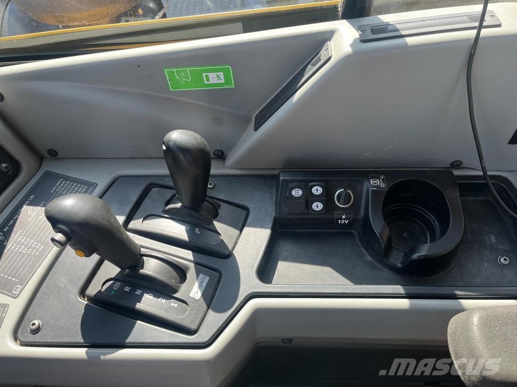 CAT 772G Vehículos compactos de volteo