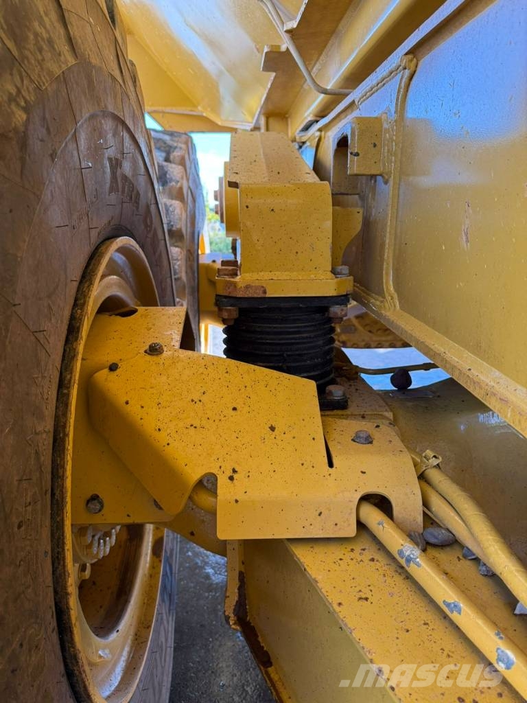 CAT 745 //BJ. 2018/9600H/6x6/Klima/ZSA/ Dumpperit