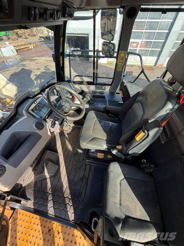 CAT 745 //BJ. 2018/9600H/6x6/Klima/ZSA/ Dumpperit