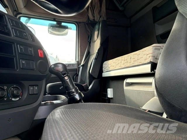 DAF XF 460 SUPERSPACECAB (ZF MANUAL GEARBOX / MX-BRAKE Sattelzugmaschinen