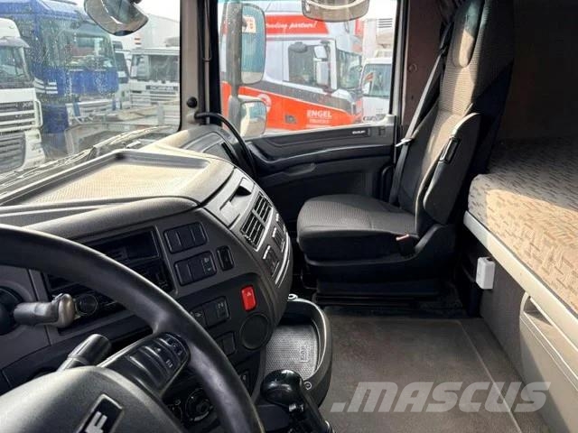 DAF XF 460 SUPERSPACECAB (ZF MANUAL GEARBOX / MX-BRAKE Sattelzugmaschinen