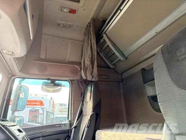 DAF XF 460 SUPERSPACECAB (ZF MANUAL GEARBOX / MX-BRAKE Sattelzugmaschinen