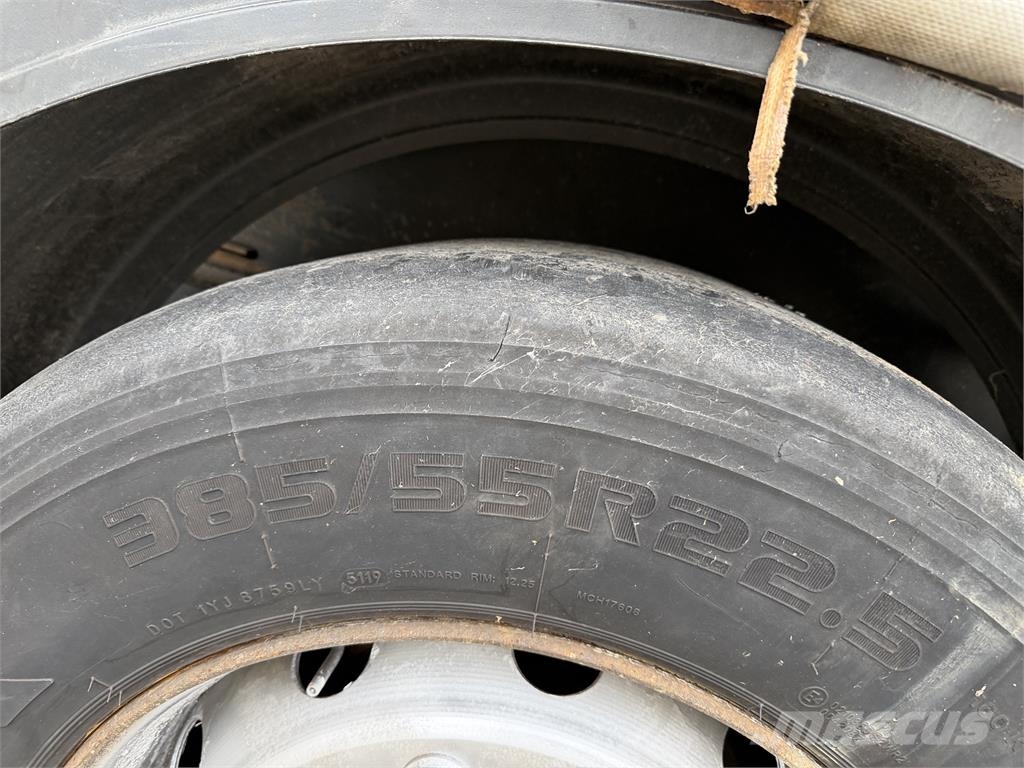 Kögel SN 24 VIN 551 نصف مقطورات بباب جانبي