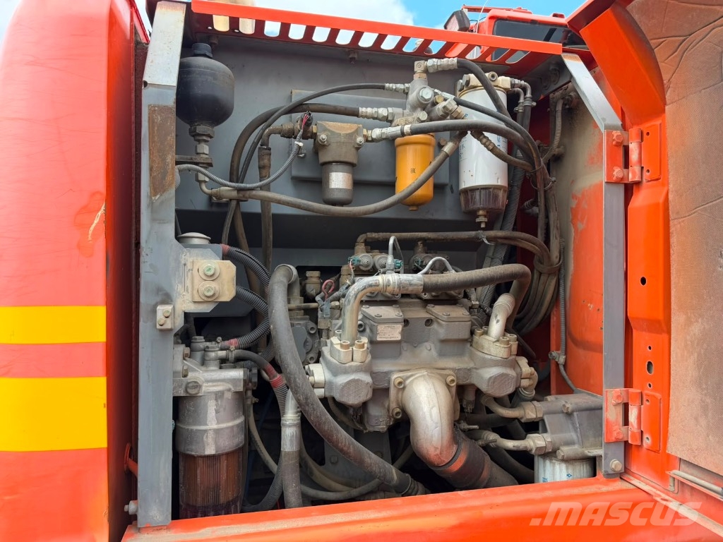 Hitachi ZX 140 W-3 Ratasekskavaatorid