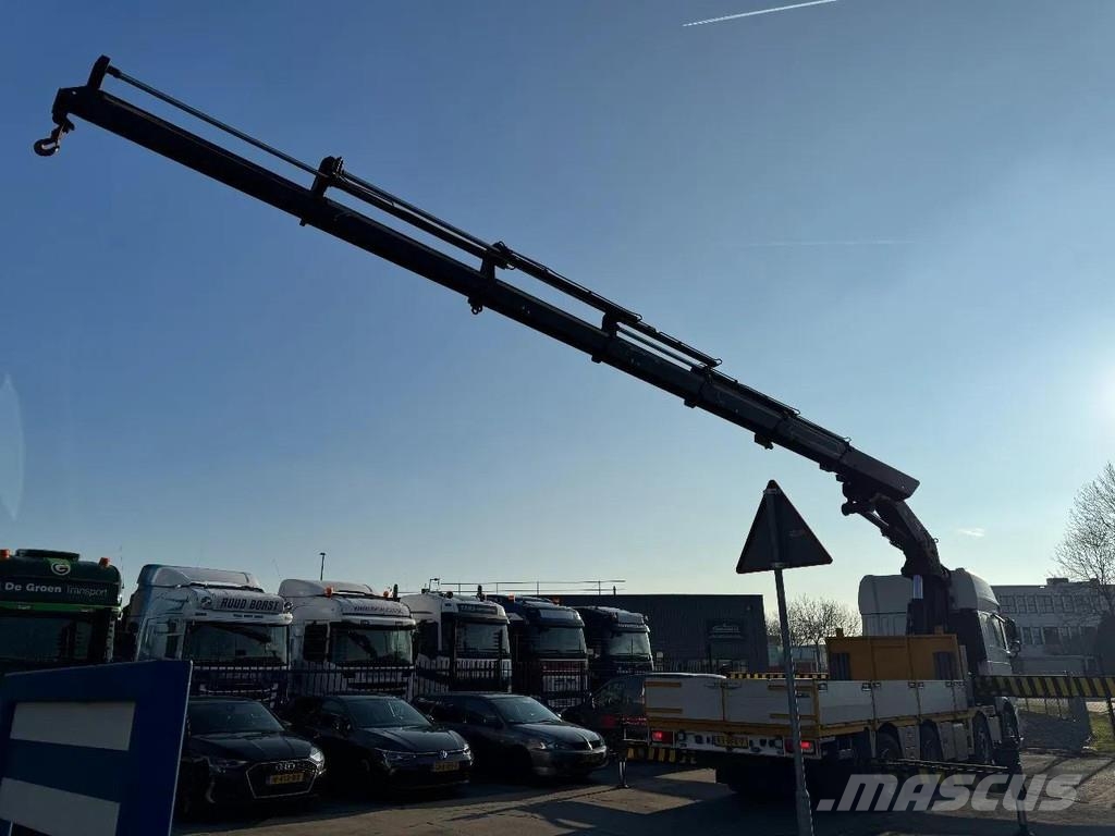 DAF XF 460 8X2 - EURO 6 + HIAB 855 EP-6 + REMOTE + STE Rabljene dizalice za težak teren