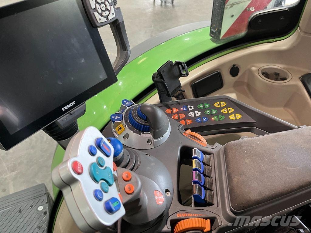 Fendt 724 VARIO PROFI + Trattori
