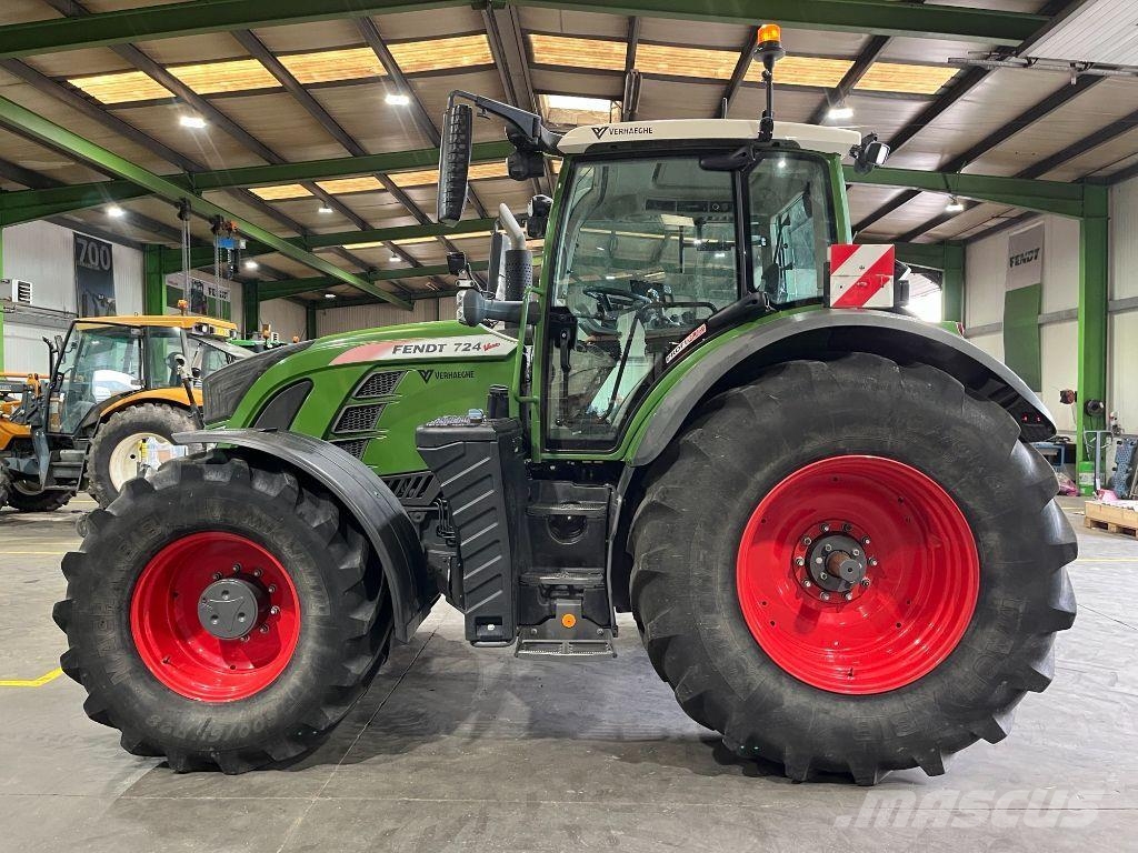 Fendt 724 VARIO PROFI + Трактори