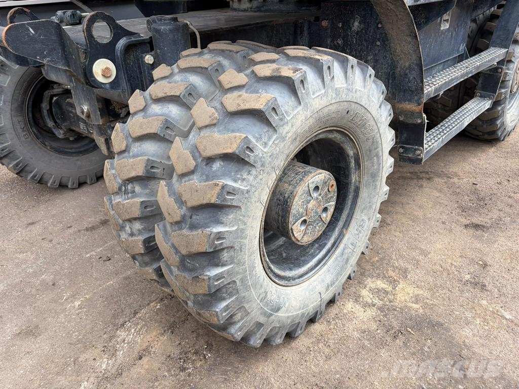 CAT M318F Bageri na kotačima