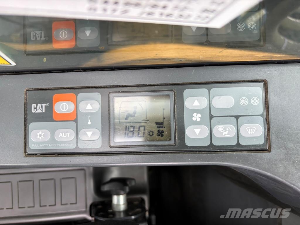 CAT M318F Bageri na kotačima