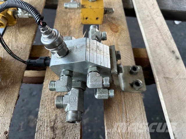 CAT 330 D USED HYDRAULIC PARTS COMPLET Hydraulics