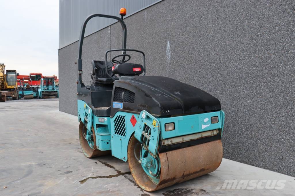 Bomag BW 100 AD-4 Valjci sa duplim bubnjem