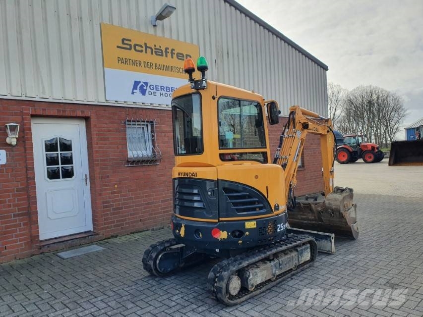 Hyundai Robex 25Z Minibagger 2,5to Bagger + 4 Schaufeln / 소형 굴삭기 7톤 미만