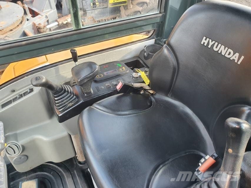 Hyundai Robex 25Z Minibagger 2,5to Bagger + 4 Schaufeln / 소형 굴삭기 7톤 미만