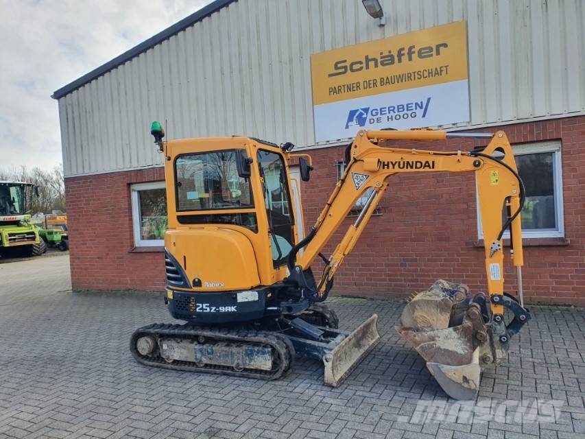 Hyundai Robex 25Z Minibagger 2,5to Bagger + 4 Schaufeln / 소형 굴삭기 7톤 미만