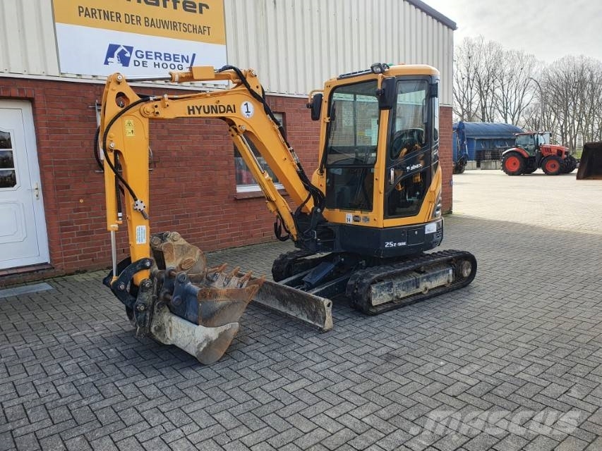 Hyundai Robex 25Z Minibagger 2,5to Bagger + 4 Schaufeln / 소형 굴삭기 7톤 미만