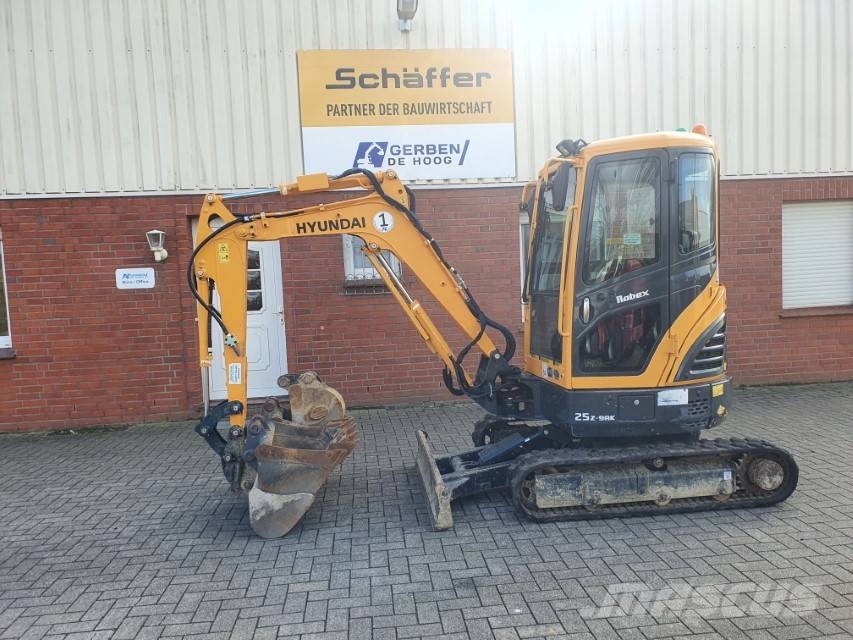 Hyundai Robex 25Z Minibagger 2,5to Bagger + 4 Schaufeln / 소형 굴삭기 7톤 미만