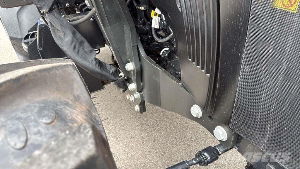 New Holland T5.90 Tractor Tractors