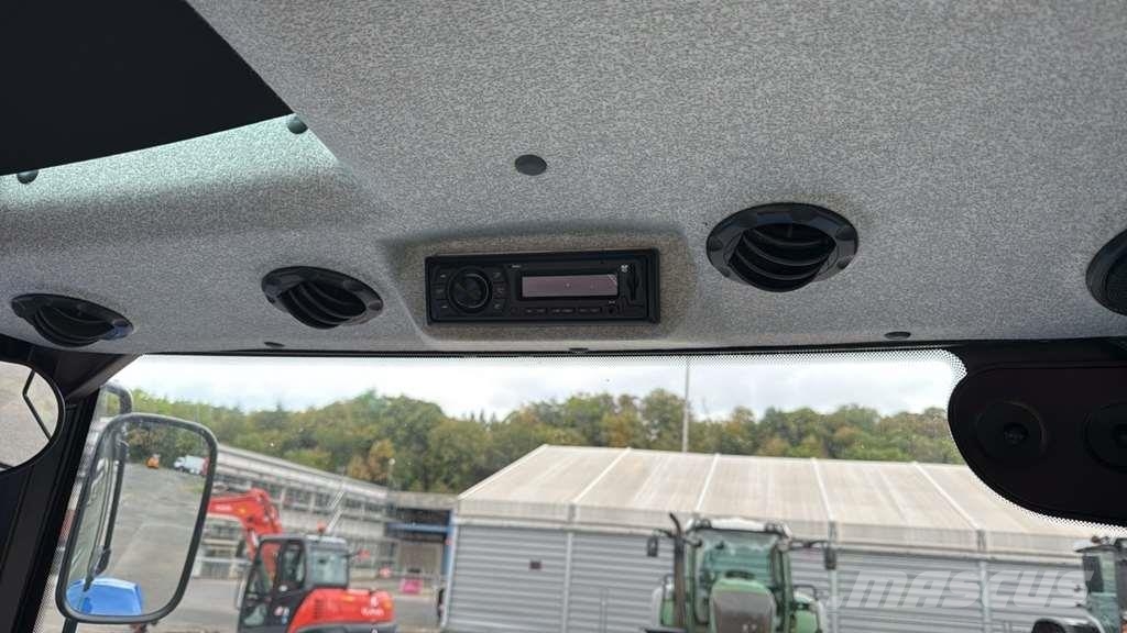 New Holland T5.90 Tractor Tractors