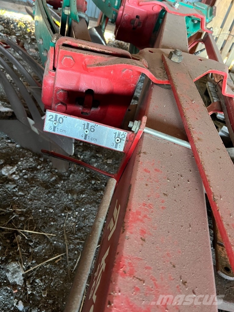 Kverneland EG 100-300-28 Plugovi obrtači
