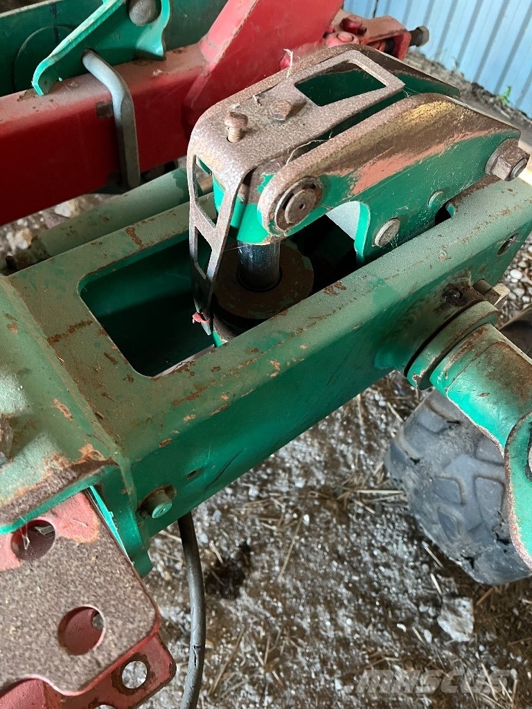 Kverneland EG 100-300-28 Plugovi obrtači