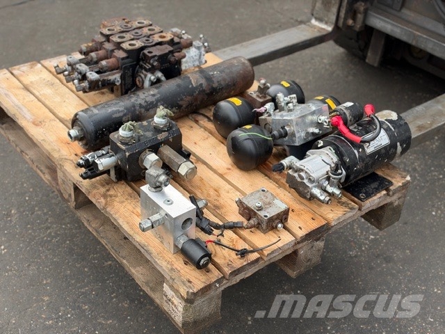 Doosan DL 300-5 USED HYDRAULIC PARTS COMPLET هيدروليات