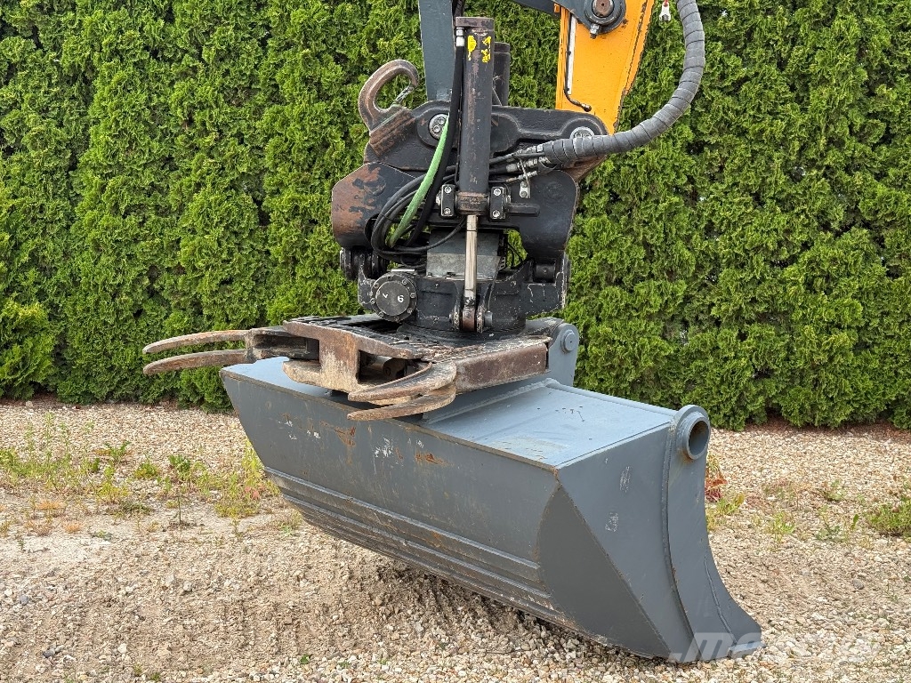 Hyundai HX 235 LCR Roomikekskavaatorid