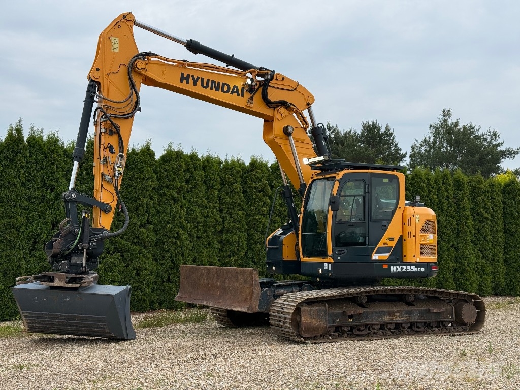 Hyundai HX 235 LCR Roomikekskavaatorid