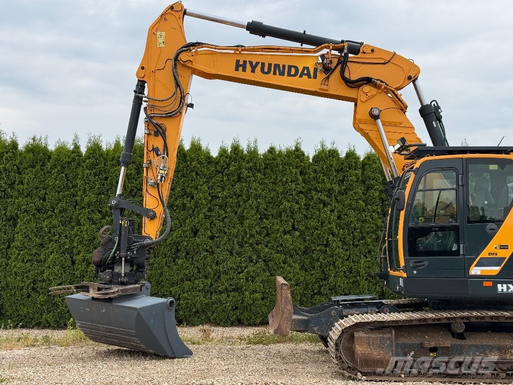 Hyundai HX 235 LCR Roomikekskavaatorid