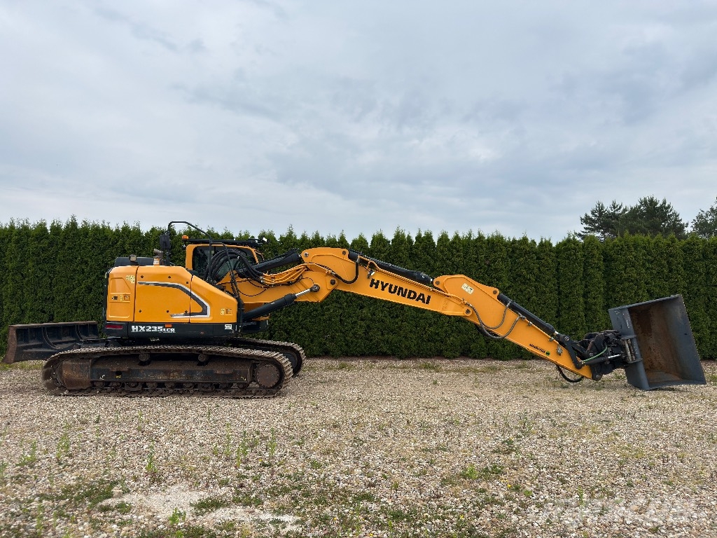 Hyundai HX 235 LCR Roomikekskavaatorid