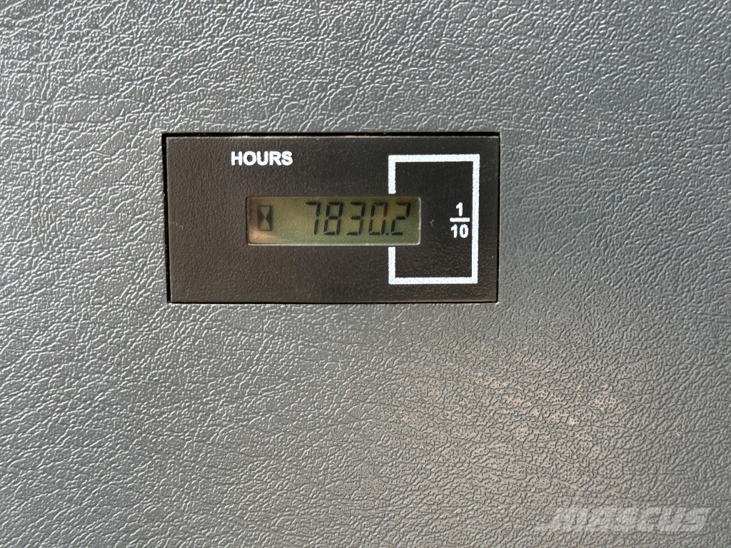 Hyundai HX 235 LCR Roomikekskavaatorid