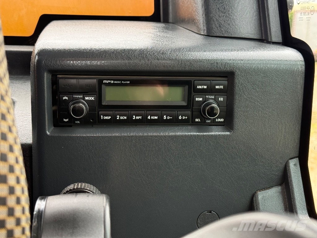Hyundai HX 235 LCR Roomikekskavaatorid