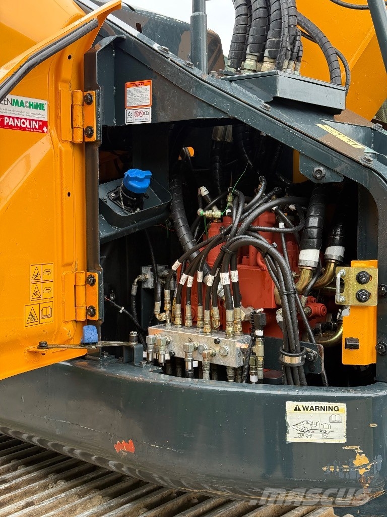 Hyundai HX 235 LCR Roomikekskavaatorid