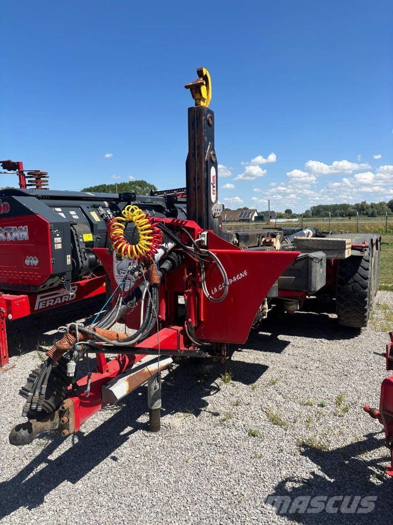 LA CAMPAGNE RPC 32 Farm machinery