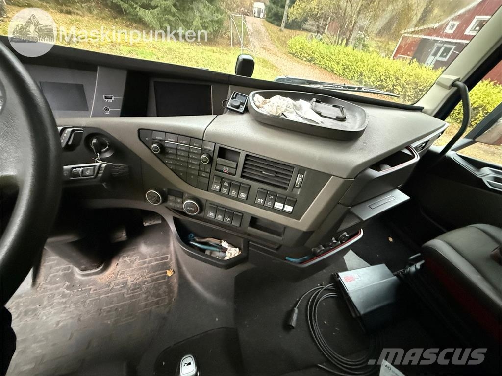 Volvo FH 6*4 Ombyggd BIL Sadulveokid