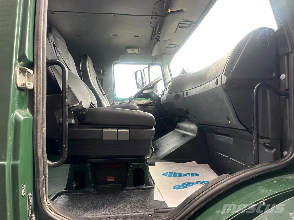 Mercedes-Benz Zetros 2733 Mercedes-Benz Zetros 2733 A 6x6 Allrad Hook lift trucks