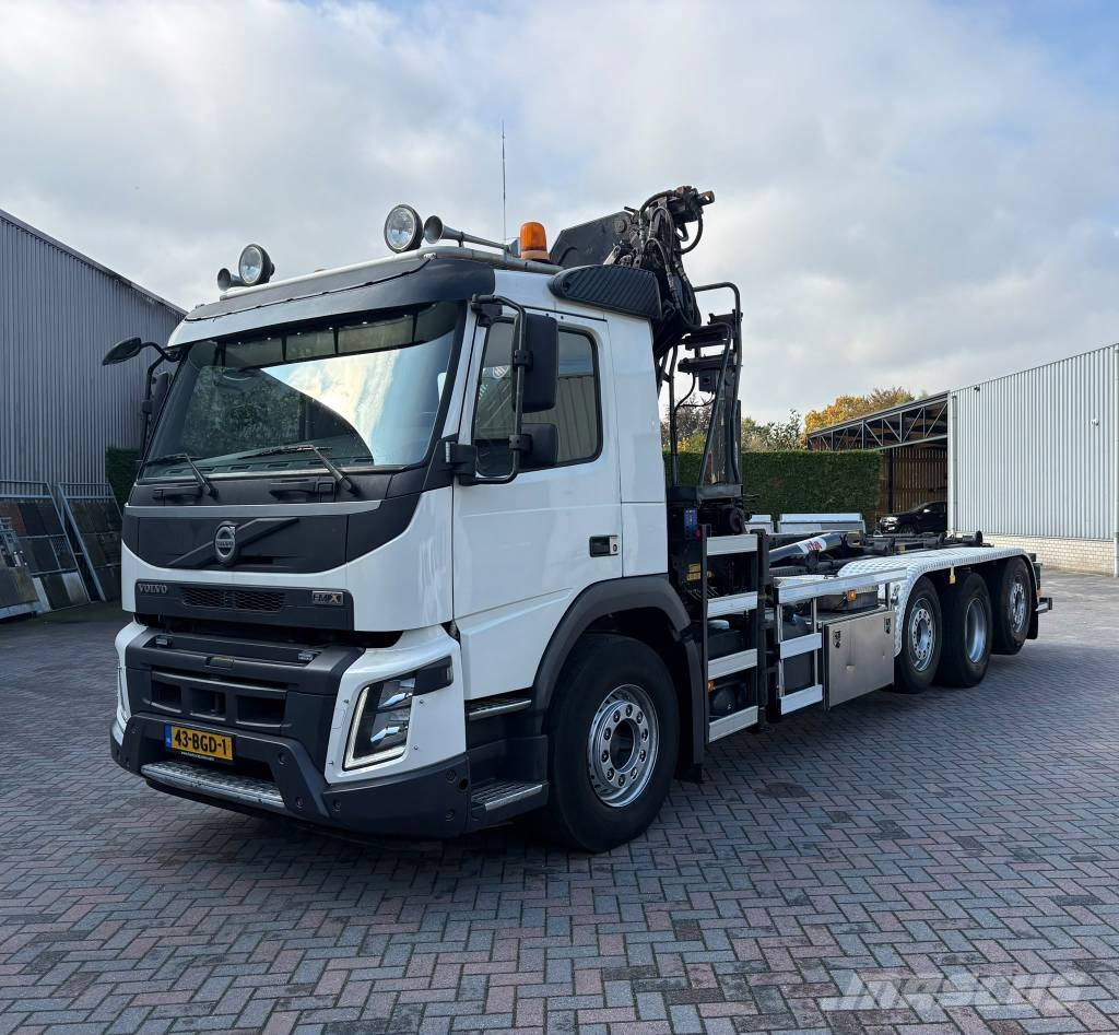 Volvo FMX 420 8x2, 2015 incl. HMF kraan en contain FMX 420 Containerchassis