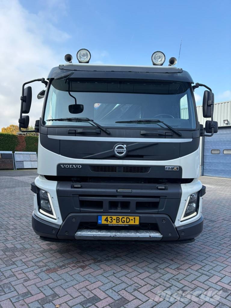 Volvo FMX 420 8x2, 2015 incl. HMF kraan en contain FMX 420 Containerchassis