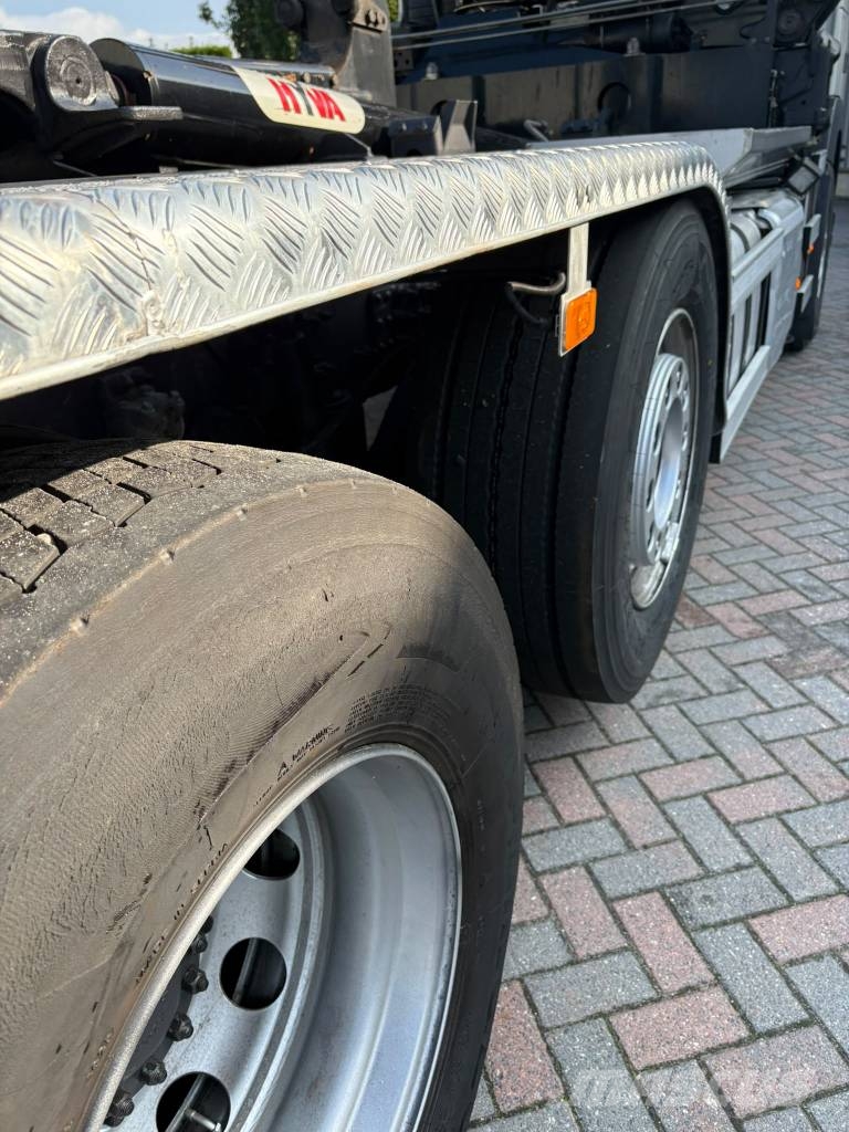 Volvo FMX 420 8x2, 2015 incl. HMF kraan en contain FMX 420 Containerchassis
