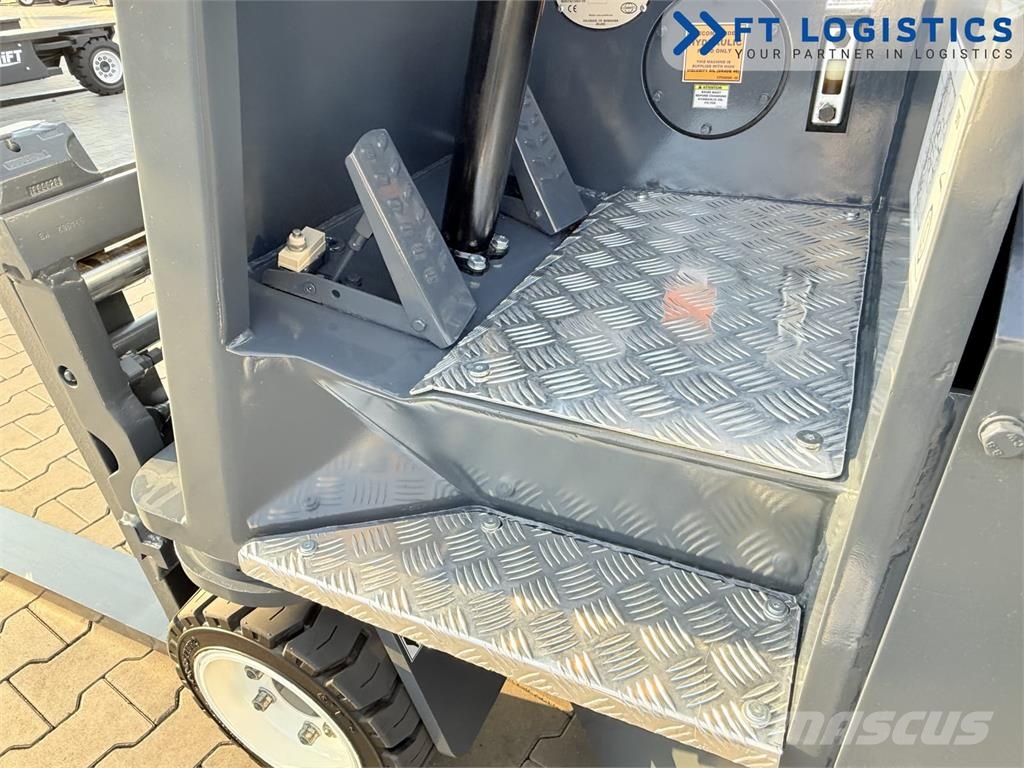 Combilift CB3000 | DIESEL | TRIPLEX 4900 | FREE-LIFT | FORK- 4-veis truck