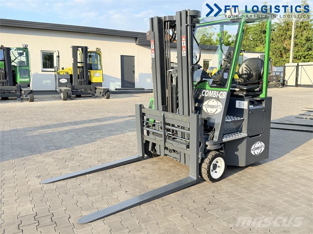 Combilift CB3000 | DIESEL | TRIPLEX 4900 | FREE-LIFT | FORK- Four-way truck