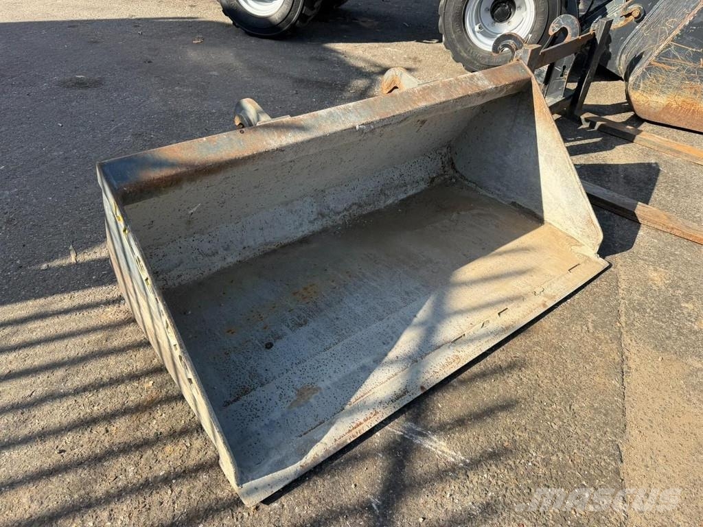 GiANT G2700 X-TRA - 1263h ORIGINAL - 2 BUCKETS + FORKS - لوادر بعجل