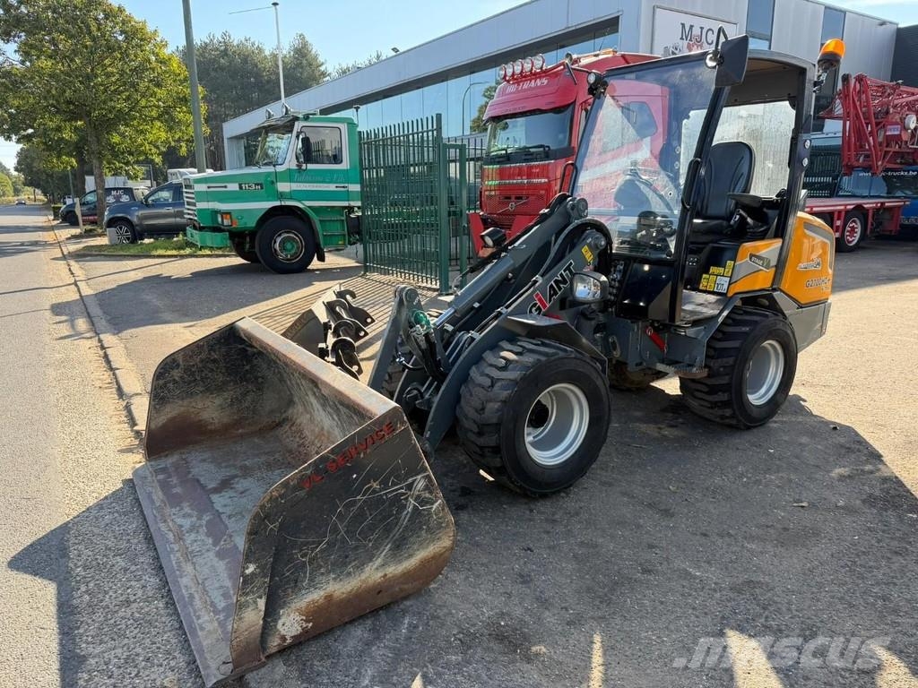 GiANT G2700 X-TRA - 1263h ORIGINAL - 2 BUCKETS + FORKS - لوادر بعجل
