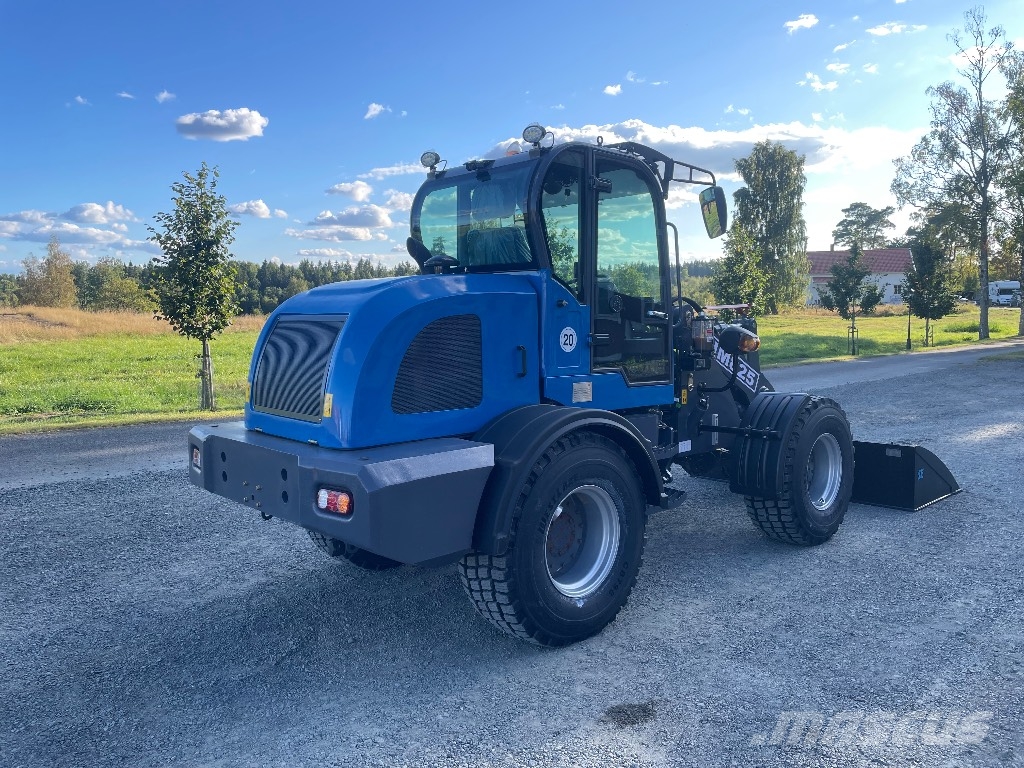 Lastmaskin HZM 825 C-Smörj, Snödäck, 30kmh Kolesové nakladače