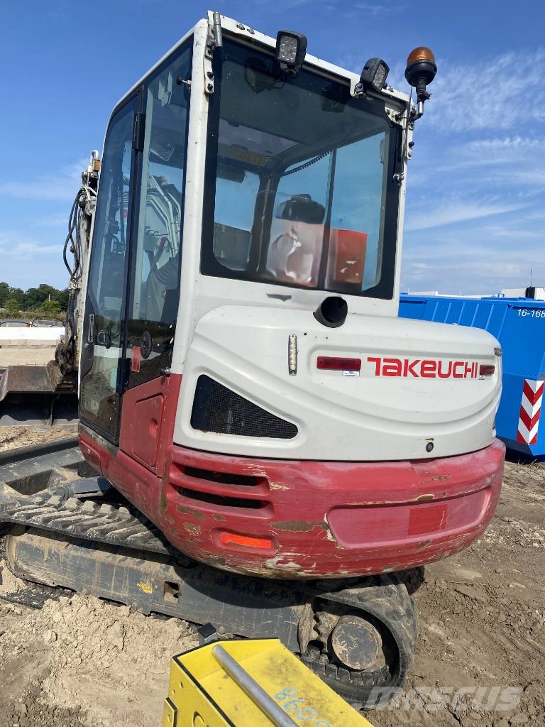 Takeuchi TB 240 حفارات صغيرة أقل من 7 طن (حفارات صغيرة)