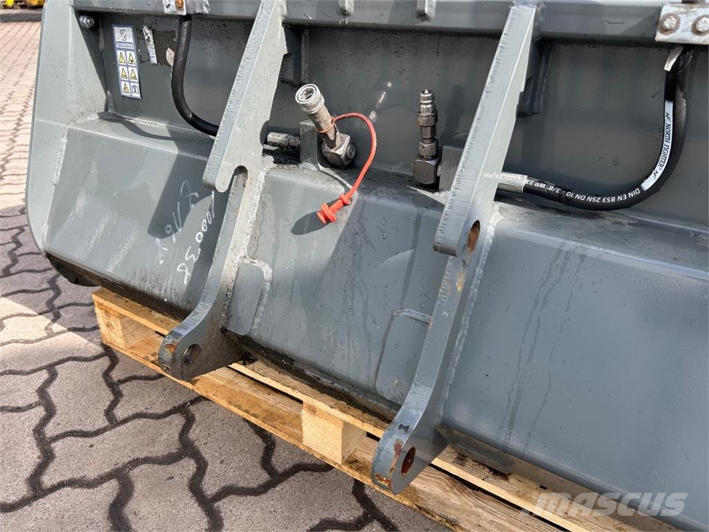 Kramer Multiserviceschaufel 1260MM Kovalar