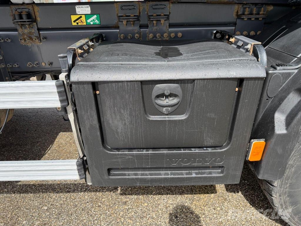 Volvo FM370 6X2 EURO6 Savivarčių priekabų vilkikai