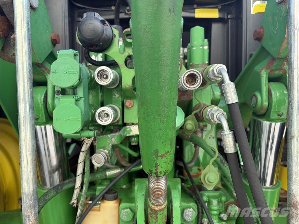 John Deere 6810 PQ الجرارات